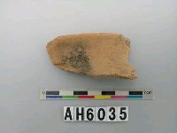 藏品(黃褐色夾砂陶口緣)的圖片